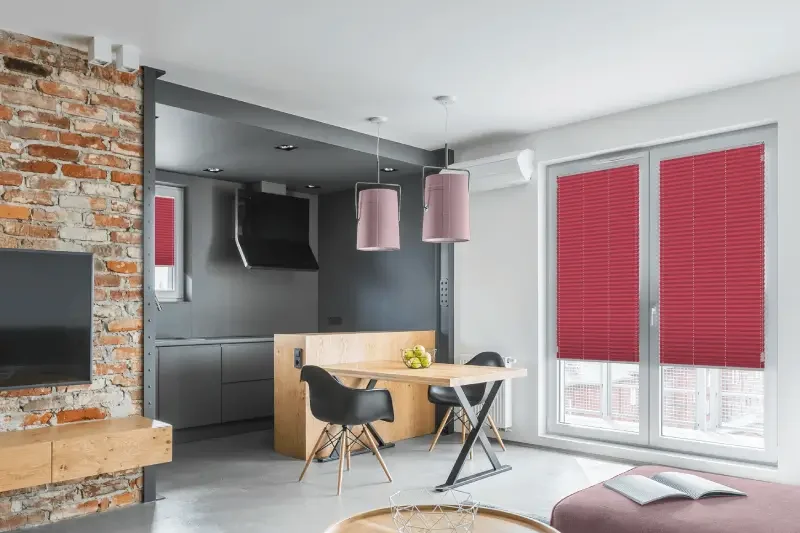 N728 — living room